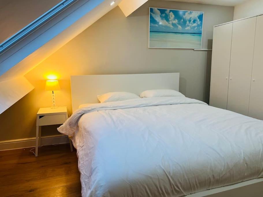 Peaceful Home Close To Airport With Parking Steenokkerzeel Exteriör bild